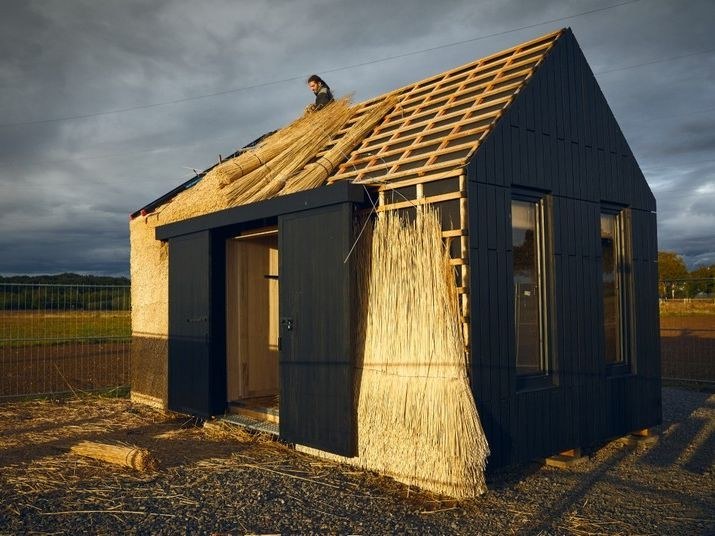 Ein kleines Haus aus nachwachsenden Rohstoffen