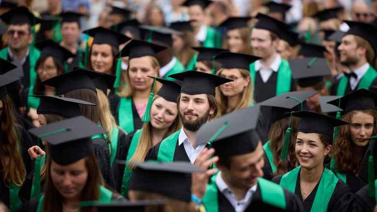 Graduates of the Faculty of Agriculture at the Bonn Unifest.