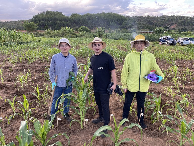 From left to right: Zhihui Wen, Peng Yu and Xiaoming He